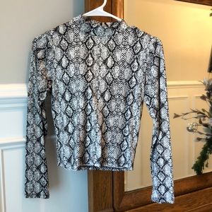4/$15 Snake skin top